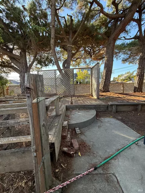 Exterior - 403 Florida St, Vallejo, CA 94590 photo 5 of 15