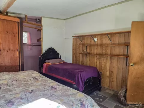 Bedroom - 29500 Timberline Rd, Willits, CA 95490 photo 2 of 3