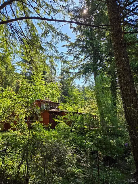 29500 Timberline Rd, Willits, CA 95490
