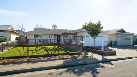 2008 Harrison St, Petaluma, CA 94954