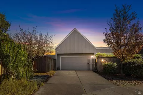 643 Lobelia Ct, Sonoma, CA 95476