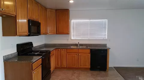 118 Delta Cir, Vallejo, CA 94589 photo 4