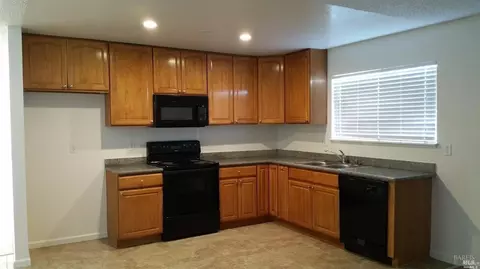 118 Delta Cir, Vallejo, CA 94589 photo 3
