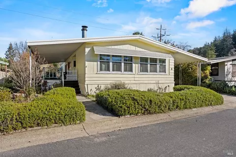 801 Lake Mendocino Dr #18, Ukiah, CA 95482