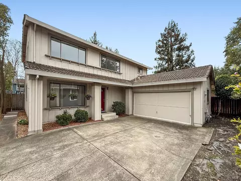 52 Astoria Cir, Petaluma, CA 94954