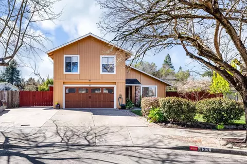 423 Tracy Ave, Santa Rosa, CA 95401