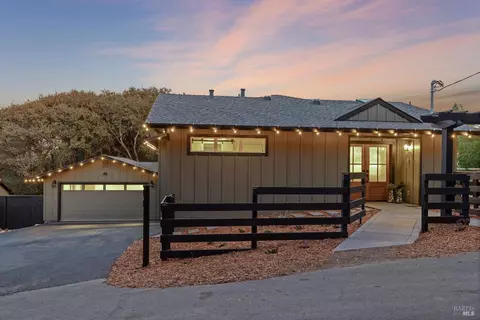 23 Berger Ln, Petaluma, CA 94952