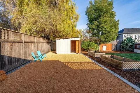 Exterior - 2221 Adrian St, Napa, CA 94558 photo 10 of 14