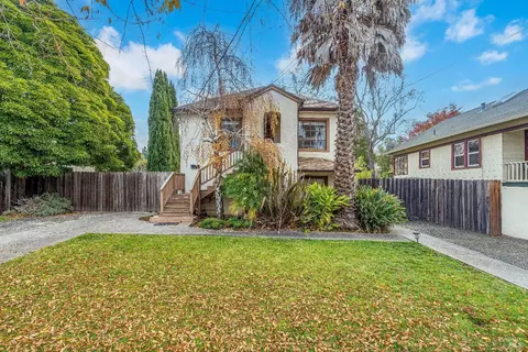 232 Coombs St, Napa, CA 94559