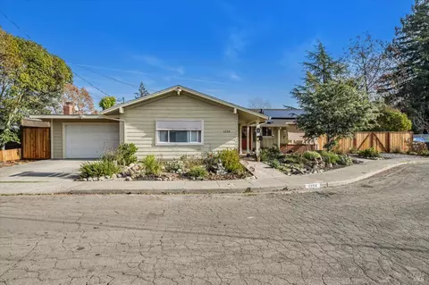 1224 Caribou Ct, Santa Rosa, CA 95405