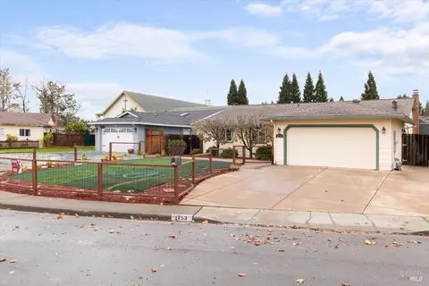 1753 Pine Ave, Petaluma, CA 94954 photo 3