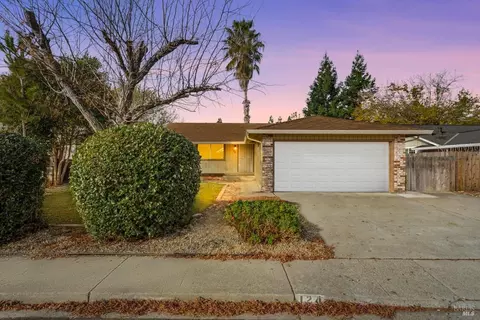 124 Clark Way, Vacaville, CA 95687 photo 2