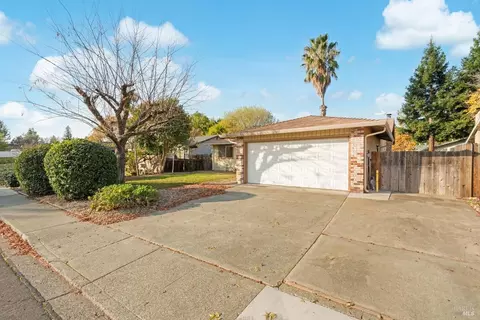 124 Clark Way, Vacaville, CA 95687 photo 4