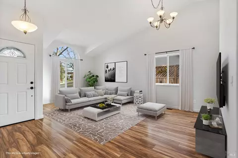 7819 Dove Ln, Windsor, CA 95492 photo 2