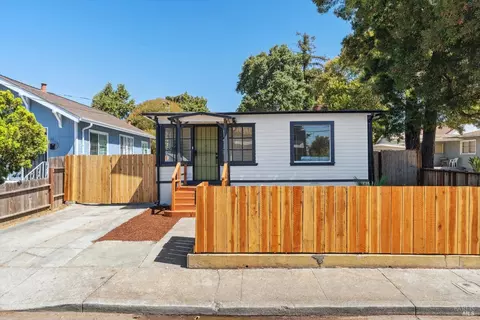 24 Chase St, Vallejo, CA 94590 photo 3