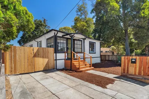 24 Chase St, Vallejo, CA 94590
