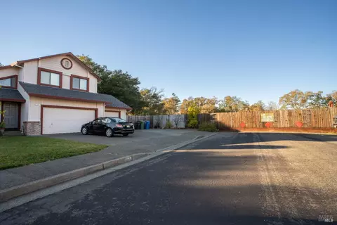 117 Los Robles Ave, Windsor, CA 95492 photo 5