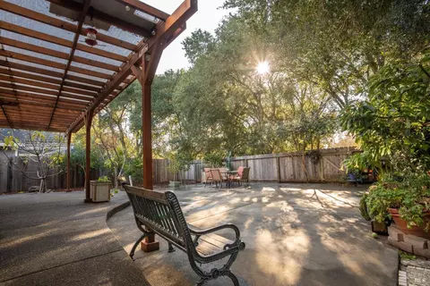117 Los Robles Ave, Windsor, CA 95492 photo 12