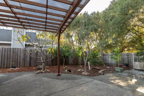 117 Los Robles Ave, Windsor, CA 95492 photo 14