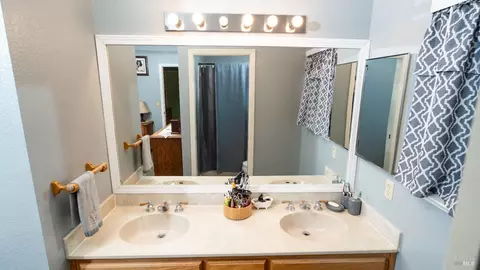 117 Los Robles Ave, Windsor, CA 95492 photo 39
