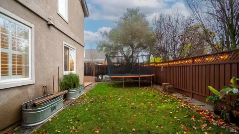 246 Windsor Dr, Petaluma, CA 94952 photo 36