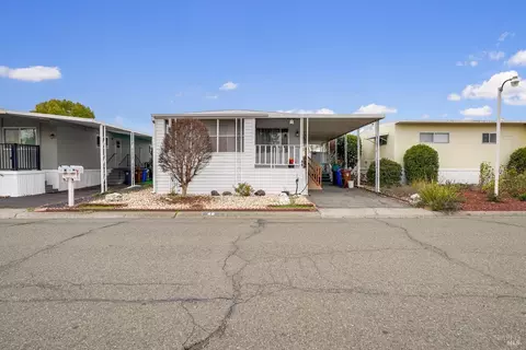 46 Hacienda Dr, Napa, CA 94558