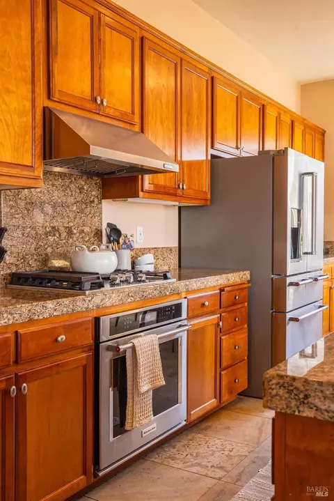 3915 Glacier Ct, Vallejo, CA 94591 photo 13