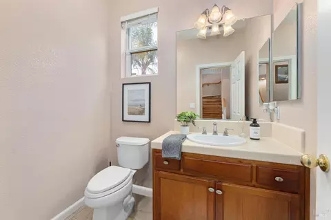 3915 Glacier Ct, Vallejo, CA 94591 photo 10