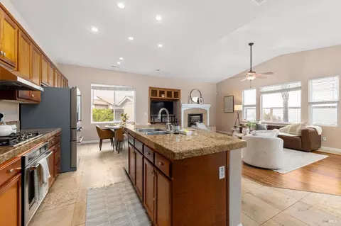 3915 Glacier Ct, Vallejo, CA 94591 photo 12