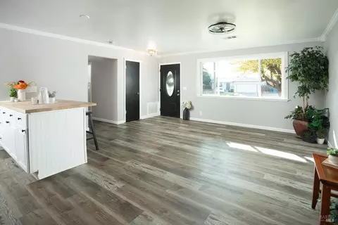 615 N 2nd St, Dixon, CA 95620 photo 4