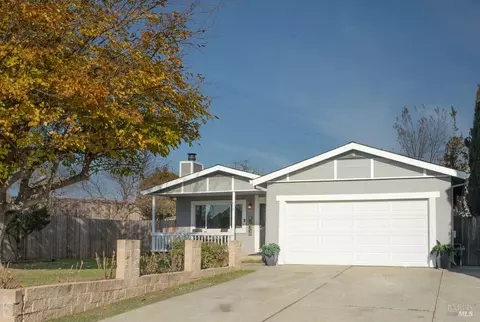 615 N 2nd St, Dixon, CA 95620 photo 2