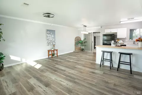615 N 2nd St, Dixon, CA 95620 photo 5
