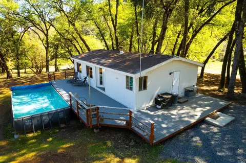 8650 Feliz Creek Dr, Ukiah, CA 95482