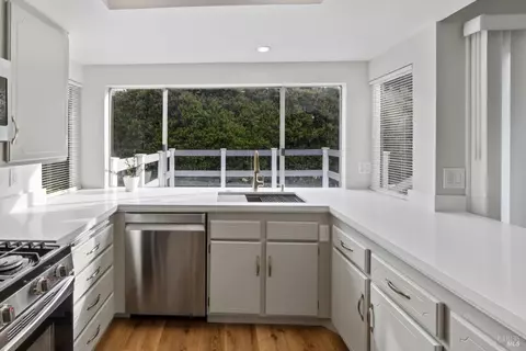 Kitchen - 422 Nut Tree Rd, Vacaville, CA 95687 photo 3 of 6