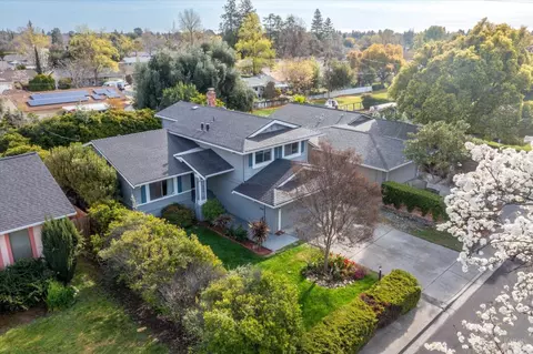 View/Area - 422 Nut Tree Rd, Vacaville, CA 95687 photo 3 of 3