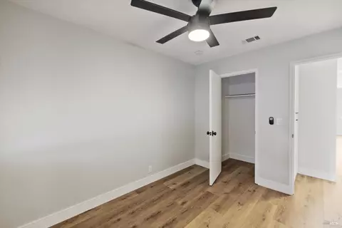 Bedroom - 422 Nut Tree Rd, Vacaville, CA 95687 photo 7 of 10