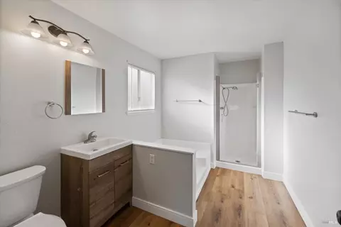 Bath - 422 Nut Tree Rd, Vacaville, CA 95687 photo 1 of 5