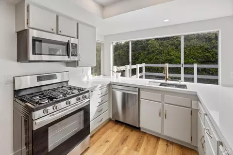 Kitchen - 422 Nut Tree Rd, Vacaville, CA 95687 photo 4 of 6