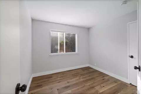 Bedroom - 422 Nut Tree Rd, Vacaville, CA 95687 photo 8 of 10
