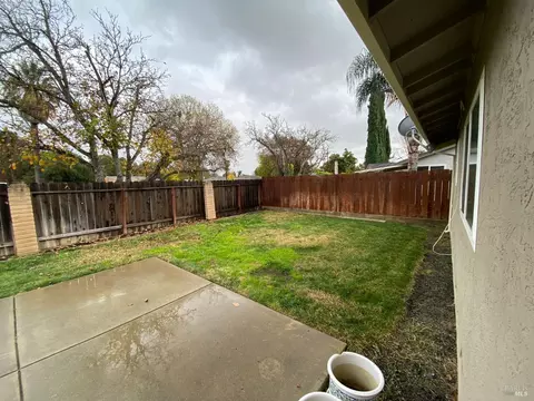 686 Sereno Dr, Vacaville, CA 95687 photo 22