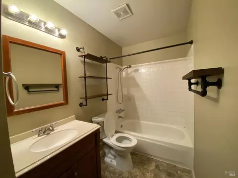 686 Sereno Dr, Vacaville, CA 95687 photo 18