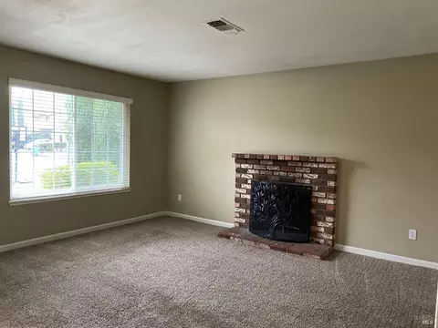 686 Sereno Dr, Vacaville, CA 95687 photo 8