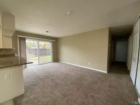 686 Sereno Dr, Vacaville, CA 95687 photo 9