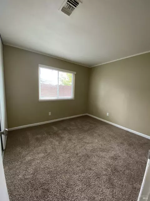 686 Sereno Dr, Vacaville, CA 95687 photo 14
