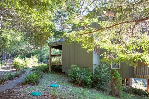43501 Hillcrest Dr #2, Manchester, CA 95459