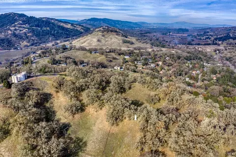 721 Sanel Dr, Ukiah, CA 95482 photo 2