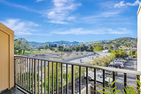 100 Marin Center Dr #71, San Rafael, CA 94903