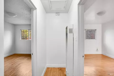 Entry Way - 730 Stella St, Vallejo, CA 94589 photo 4 of 6