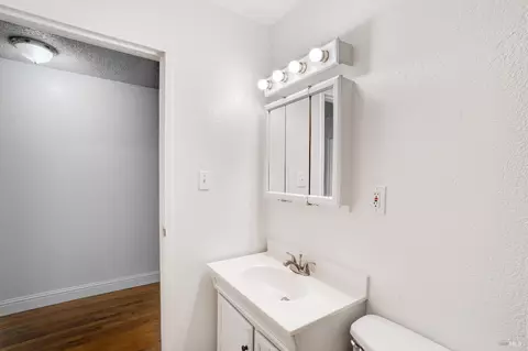 Bath - 730 Stella St, Vallejo, CA 94589 photo 3 of 7