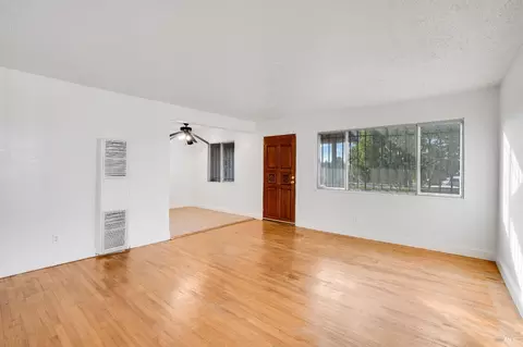Living - 730 Stella St, Vallejo, CA 94589 photo 5 of 8
